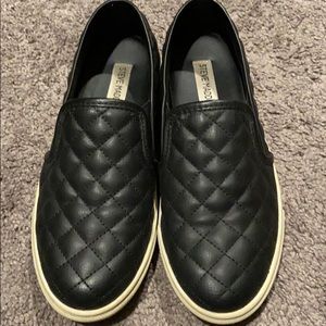 Women Steve Madden Ecentrcq black slip-on size 7.5